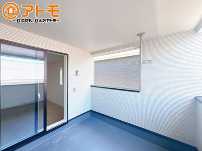 【バルコニー】 | 沼津市高尾台第6　新築一戸建て　3号棟 | インナーバルコニーはお出かけ中の急な雨でも安心♪