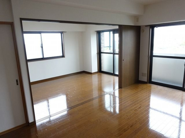 アミッドグリーン大濠弐番館の居間・リビング