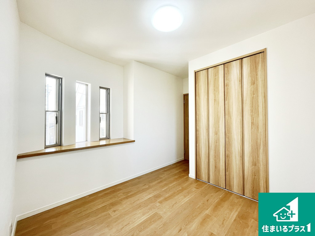 堺市西区鳳西町　中古戸建の玄関|玄関吹抜けで広々♪