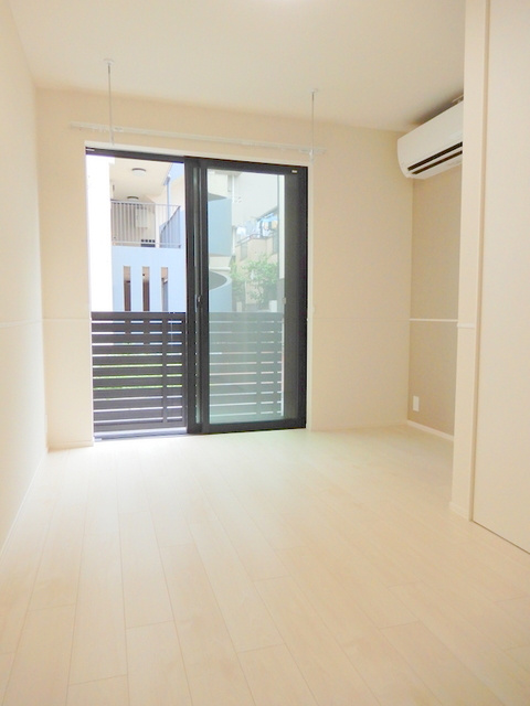 Ｊ．Ｊ　ａｎｅｌａの洋室|5.3帖居室