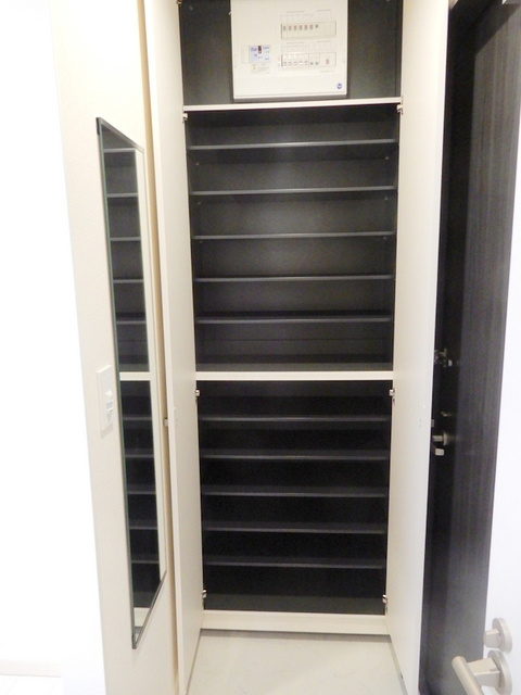 Ｊ．Ｊ　ａｎｅｌａの玄関|シューズボックス