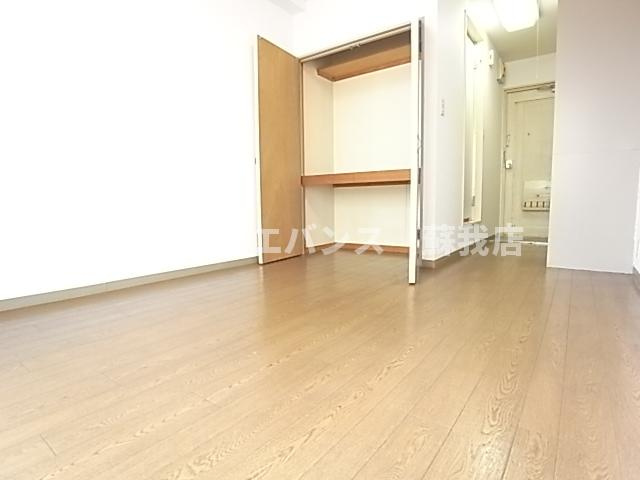 【その他】 | モリマンション | 明るく使い勝手のいい洋室です