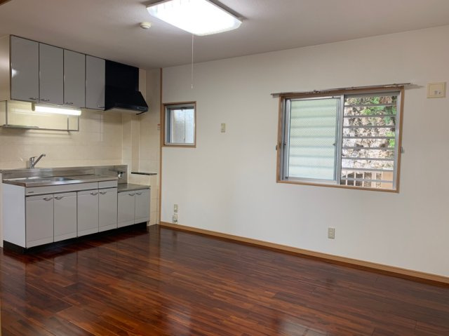 グリーンハウスIIの居間・リビング|写真は全て反転タイプとなります