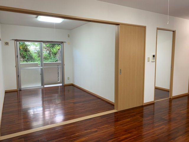 グリーンハウスIIの居間・リビング