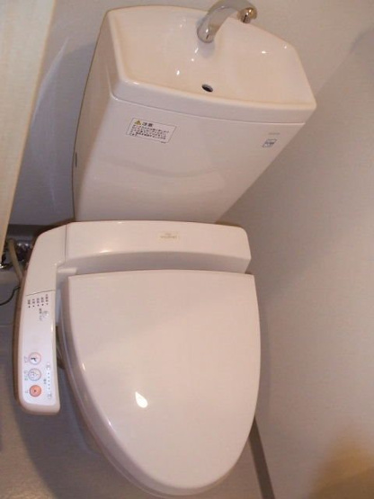 清潔感のあるトイレです