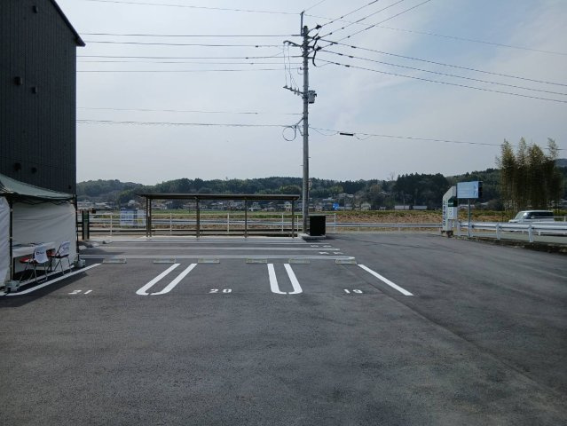 アテリア伍番館の駐車場|駐車場があるので、車を買う予定の方も安心です