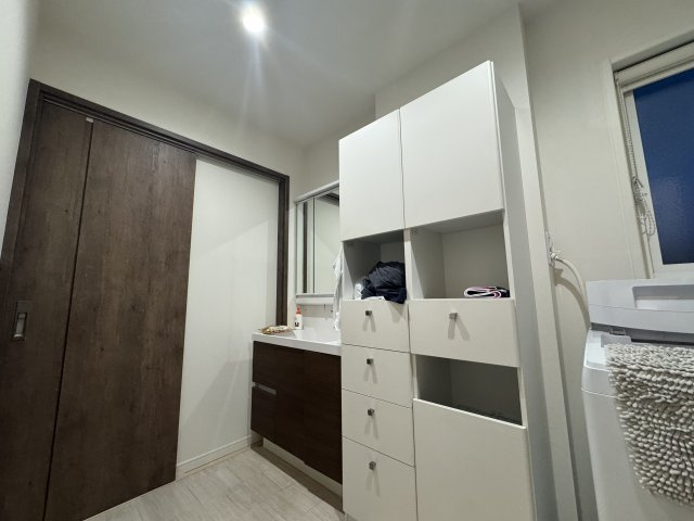 －三丁目不動産-秩父市大野原　築浅戸建の脱衣所