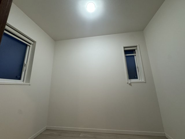 -三丁目不動産-秩父市大野原　築浅戸建の洋室