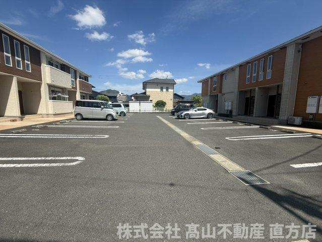 北九州市八幡西区木屋瀬２丁目のアパートの駐車場