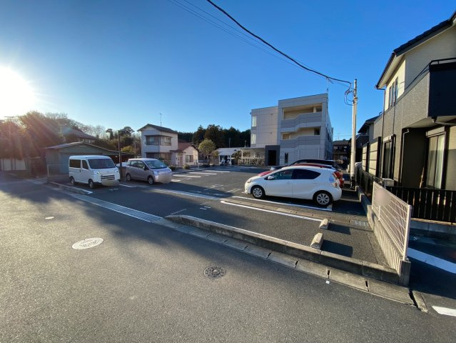 【駐車場】