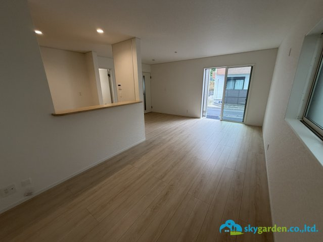 平塚市中里　第6　新築戸建　全2棟1号棟の居間・リビング