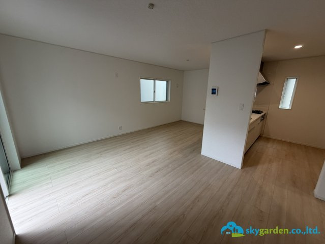 平塚市中里　第6　新築戸建　全2棟1号棟の居間・リビング