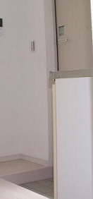 プラスムアパートメント熊野間の玄関