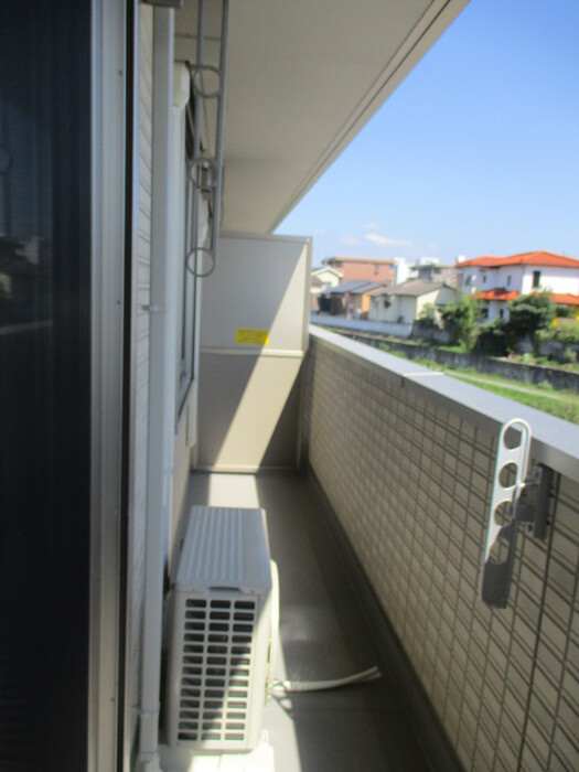 熊本市東区月出６丁目のアパートのバルコニー