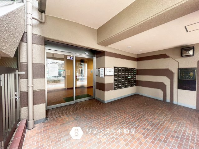 緑橋ピアガーデンズのエントランス|オートロック完備のエントランスでセキュリティ面も安心◎