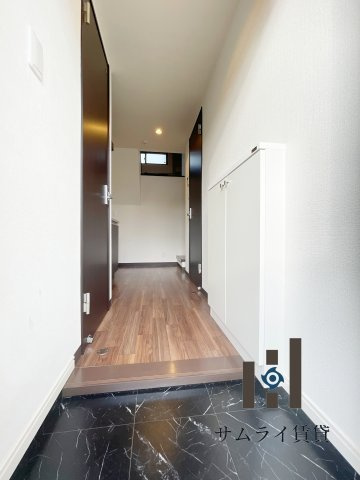 Creo中村公園七番館の玄関