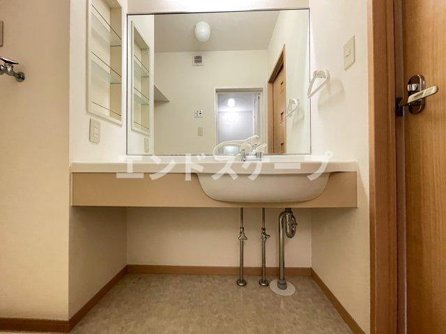 ローレル敷島の独立洗面台|高崎、前橋エリアのお部屋探しはエンドスケープまで！お客様の理想お聞かせ下さい♪