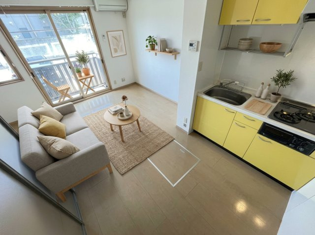 ローレル敷島の居間・リビング|家具はCGのイメージ画像になります。※実際に家具は付いておりません。