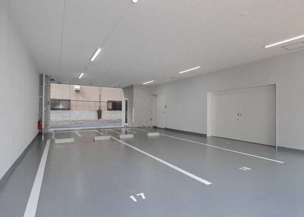 プレジオ今福鶴見の駐車場