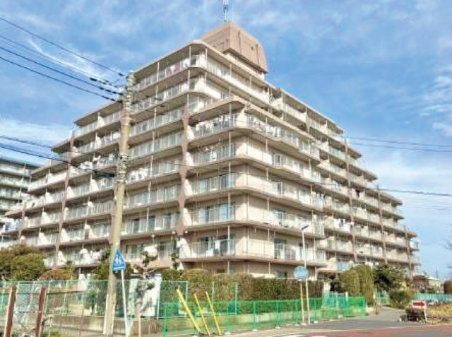 北越谷スカイハイツ1号棟の外観