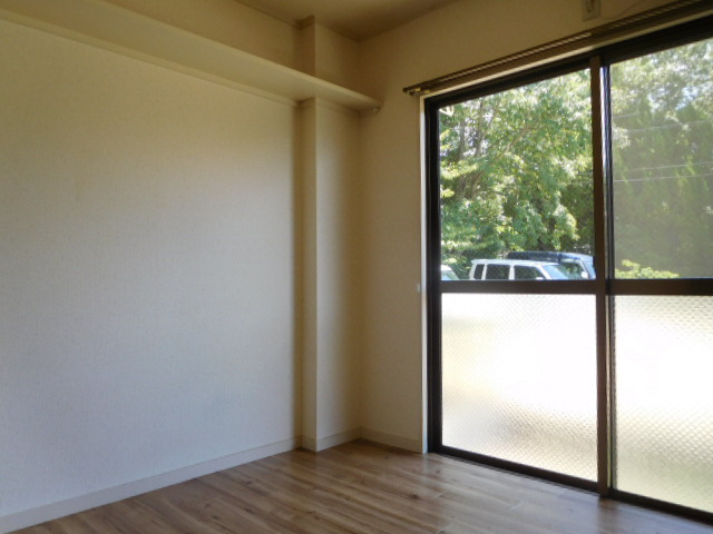 加東市松沢の賃貸マンションの居間・リビング