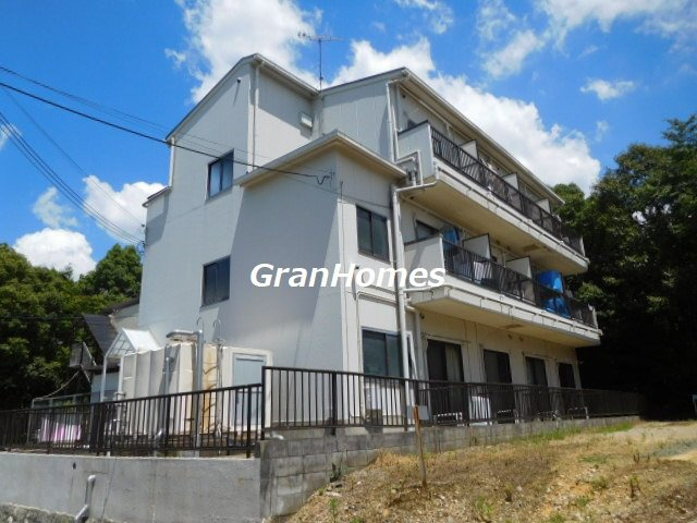 加東市松沢の賃貸マンションの外観