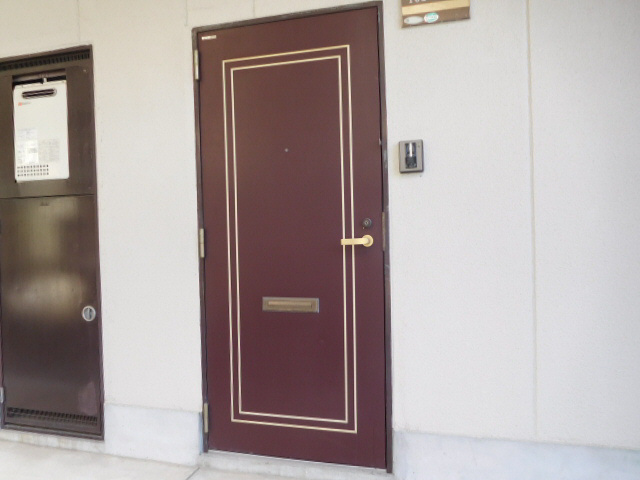 加東市松沢の賃貸マンションの玄関