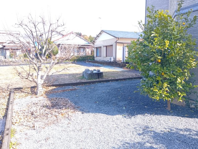 売中古戸建　富士市船津の庭|広い専用庭があります。庭木を植えたり、ガーデニングが楽しめます。ドッグランとしてもおすすめです。