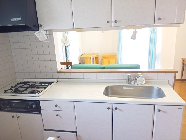 売中古戸建　富士市船津のキッチン|カウンターキッチンなので会話をしながら楽しくお料理出来そうですね。