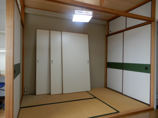 加東市山国の賃貸マンションの寝室