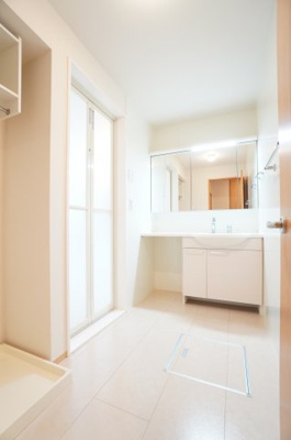 【洗面所】 | シュテルンハイム | ※同物件・同タイプの写真です。