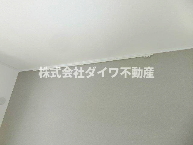 セジュールながたやAの設備|南側洋室ピクチャーレール