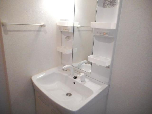 マーヴェラス・ヴィラＢの独立洗面台|洗面所