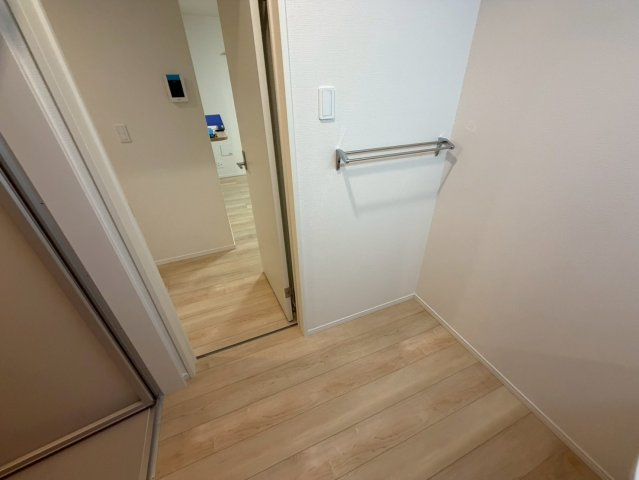 小田倉原貸家の玄関