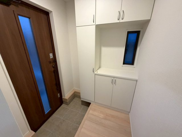 小田倉原貸家の玄関