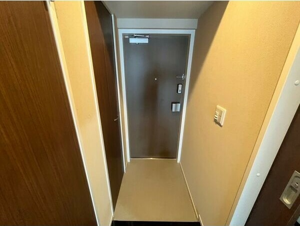 ザ・シンフォニア新栄の玄関