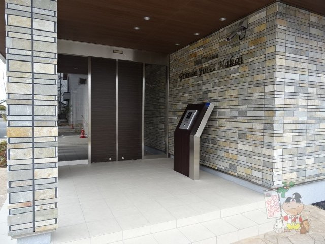 グランフォーレ中井のエントランス