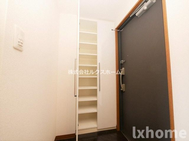 ヴェルデカーサ茨木の玄関