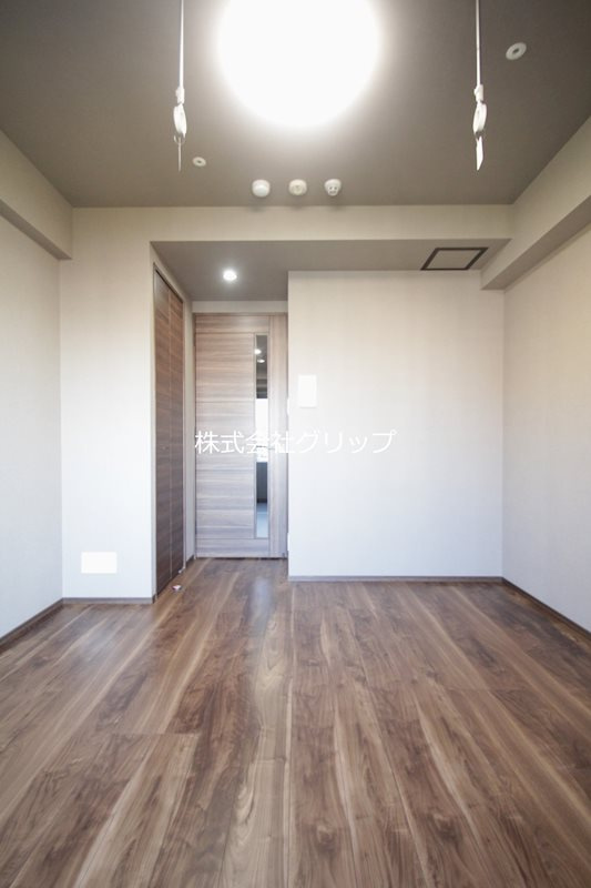 Le'a横濱大通り公園弐番館の居間・リビング