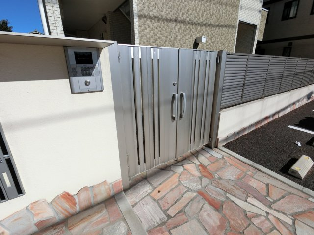 【エントランス】