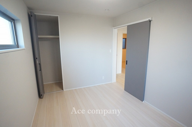 【子供部屋】 | 平野区長吉長原西3丁目 | 【2階：洋室6帖】クローゼット完備です♪