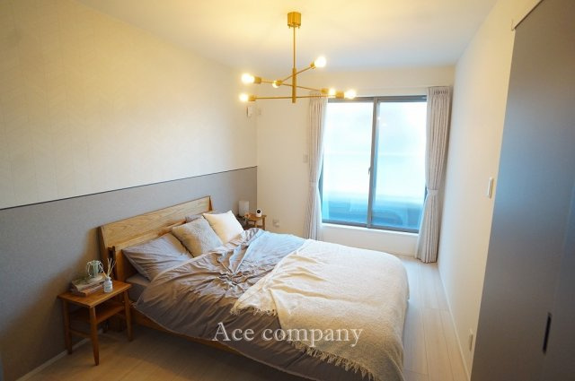 【寝室】 | 平野区長吉長原西3丁目 | 【2階：洋室6.7帖】バルコニーに面したお部屋です☆