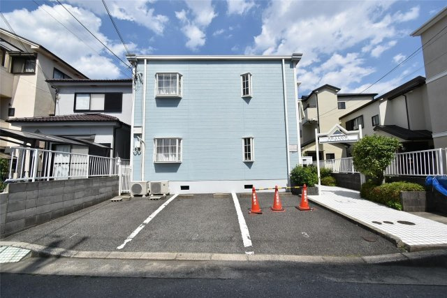 シャロームマイウィンディアの駐車場