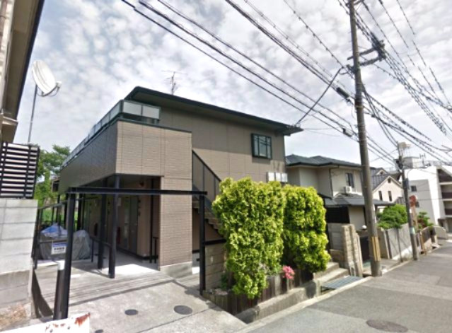 山麓荘の外観