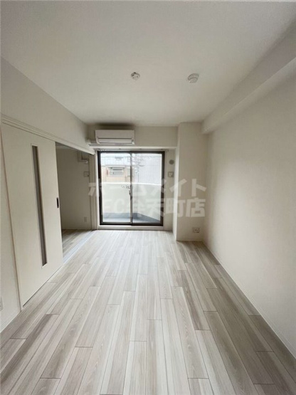 【居間・リビング】 | La Benten | こちらの居間で趣味の時間をお楽しみください