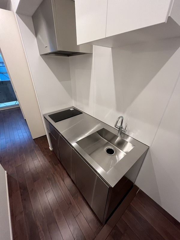 スタジオフラット鶴見中央のキッチン|IHでお掃除楽々♪