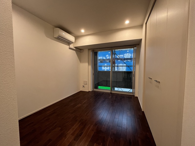 スタジオフラット鶴見中央の居間・リビング|落ち着いた雰囲気の洋室♪