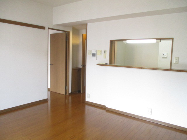 クレイン諸口の居間・リビング