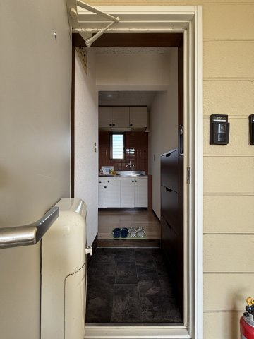 ハイツジュネスの玄関