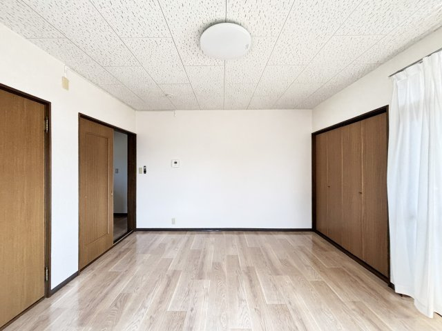 ハイツジュネスの居間・リビング